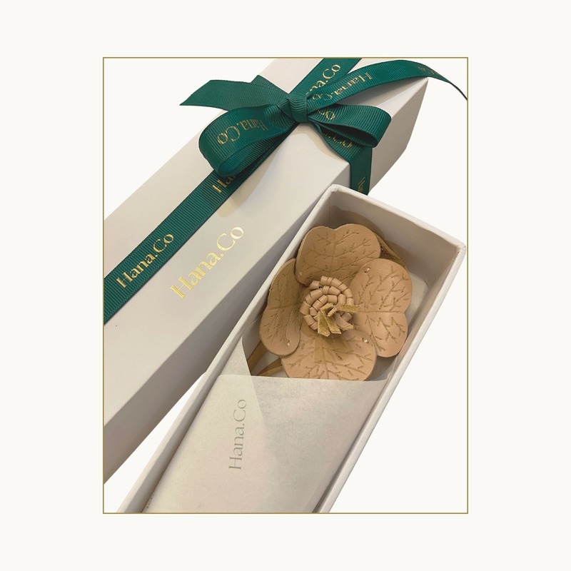 SIGNATURE FLOWER BOX F1