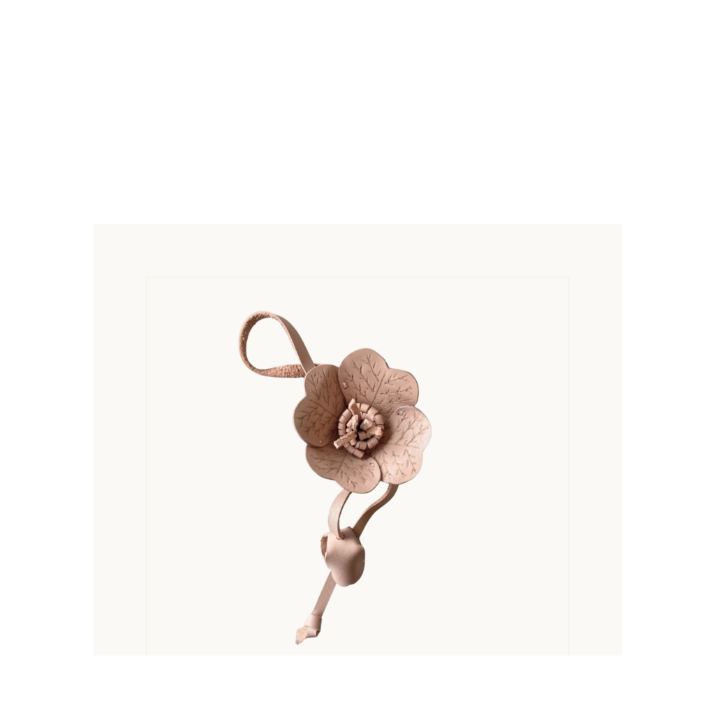 FLOWER CHARM F1